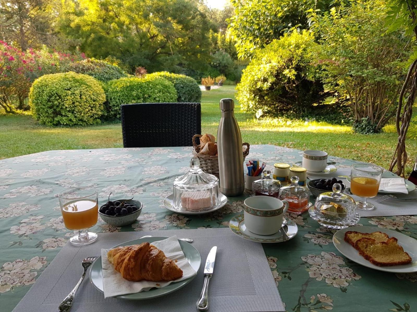Villa De Miha Valbonne Bagian luar foto